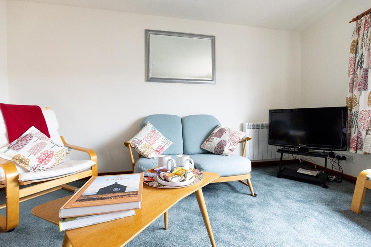 Katherines Court - Spacious Apartment With Rolling Hill Views เคนดัล ภายนอก รูปภาพ